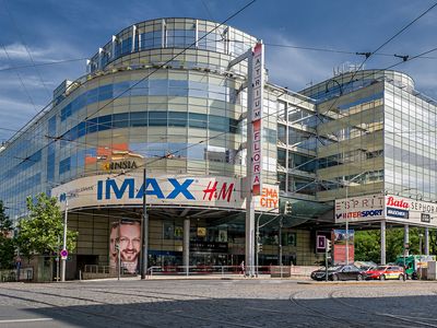 Pronájem kanceláře 1090 m²