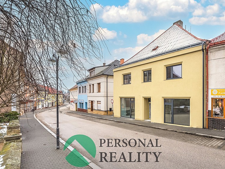 Pronájem komerčního prostoru, 125 m² (1 z 9)
