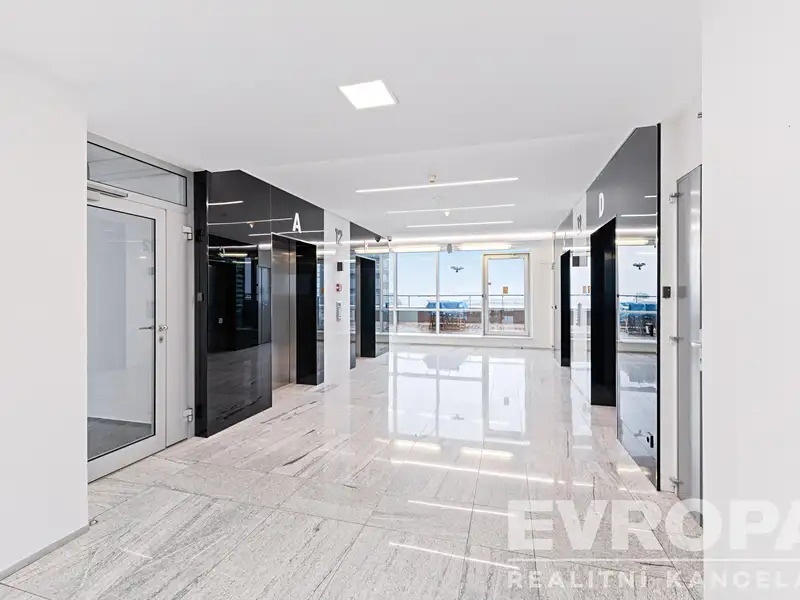 Pronájem kanceláře 733 m², Praha – náhled fotky 3