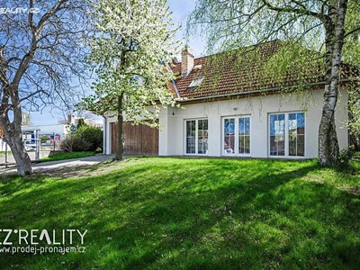 Prodej  vily 300 m², pozemek 1 300 m² — photo 2