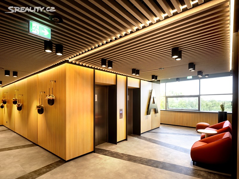 Pronájem kanceláře 1 090 m² – pohled 4