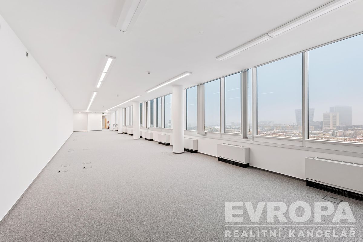 Pronájem kanceláře 320 m² – fotografie 5