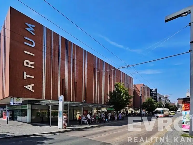 Pronájem obchodního prostoru 87 m², Hradec Králové – náhled fotky 1