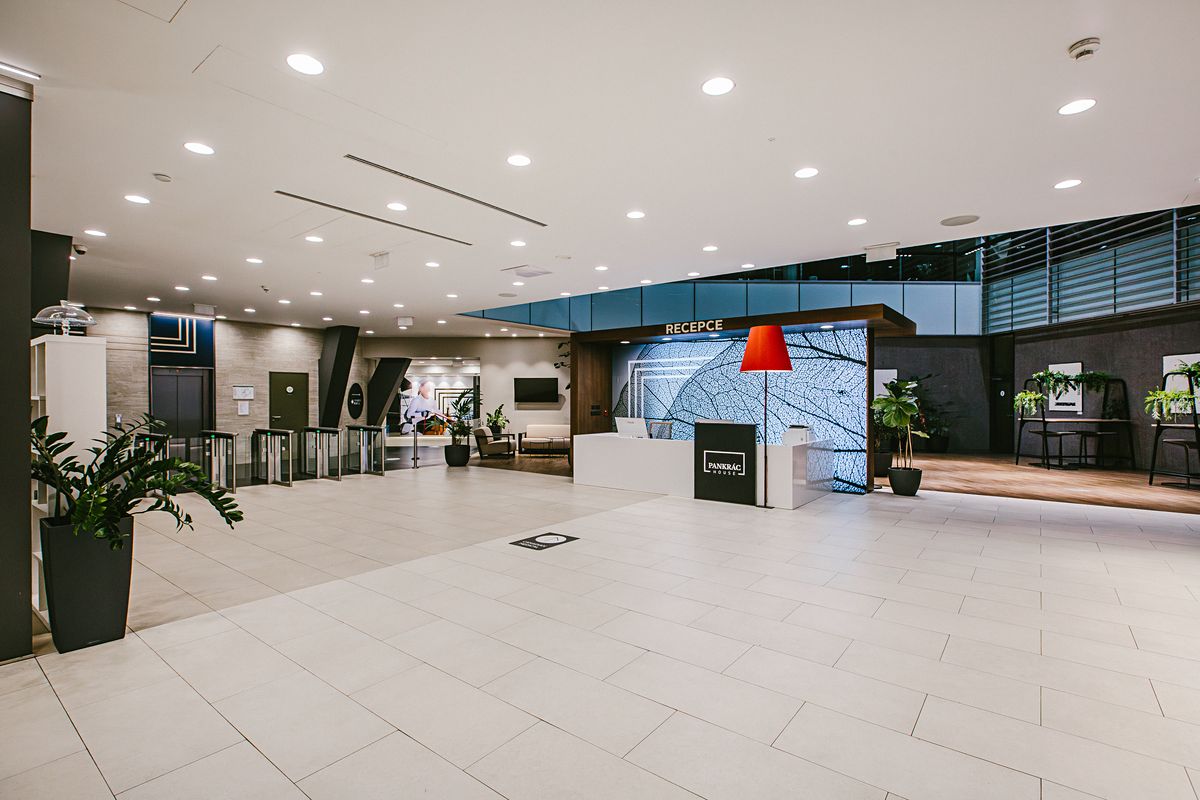Pronájem kanceláře 1000 m² – fotografie 3