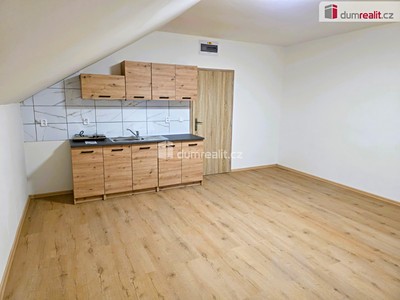 Pronájem bytu 1+kk 32 m²
