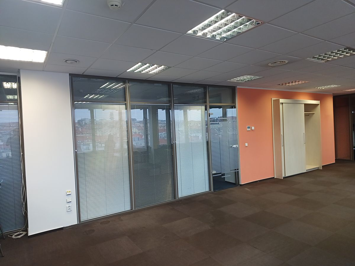 Pronájem kanceláře 209 m² – fotografie 5