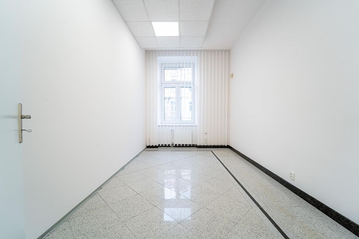 Pronájem obchodního prostoru 92 m² – fotografie 2