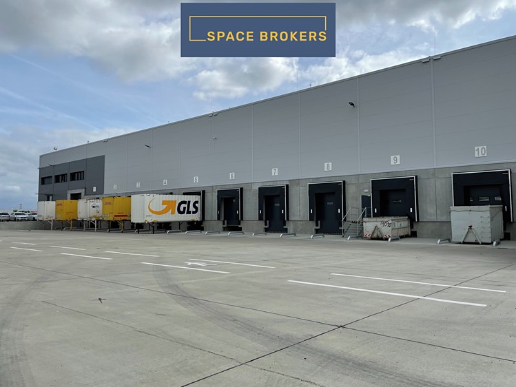 Pronájem komerčního prostoru, 5 262 m² (7 z 17)