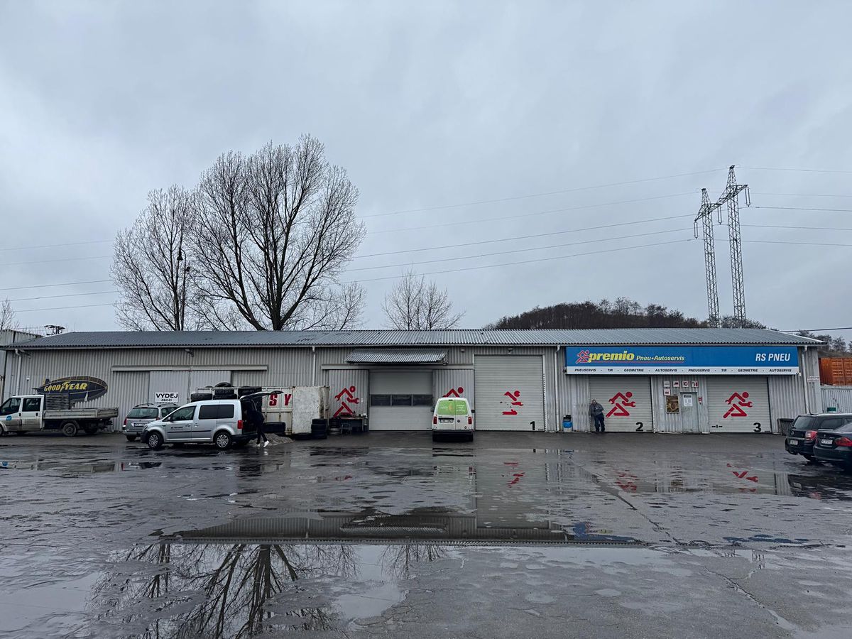 Prodej skladového prostoru 3266 m²