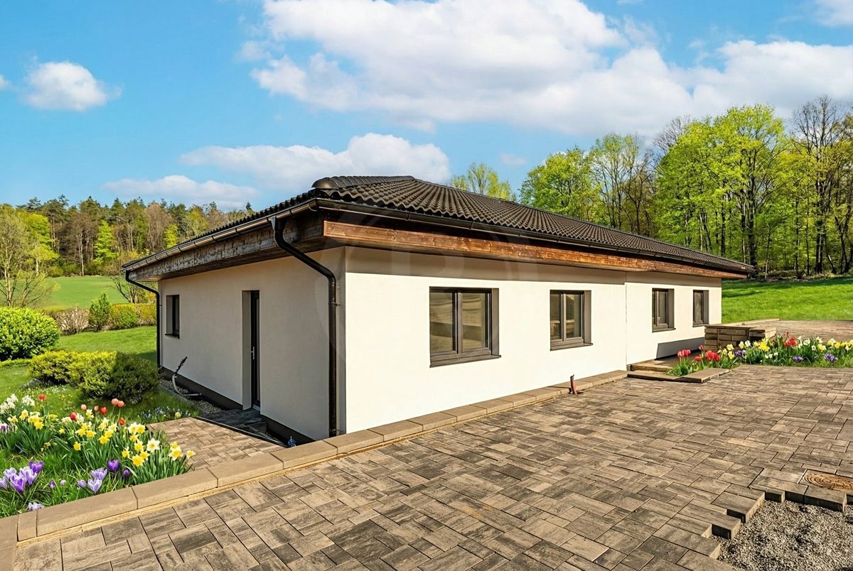 Prodej rodinného domu 73 m², pozemek 350 m² – fotografie 2