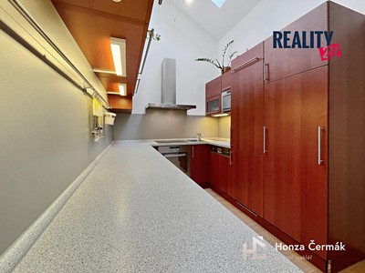 Pronájem bytu 3+kk 60 m² (Podkrovní)