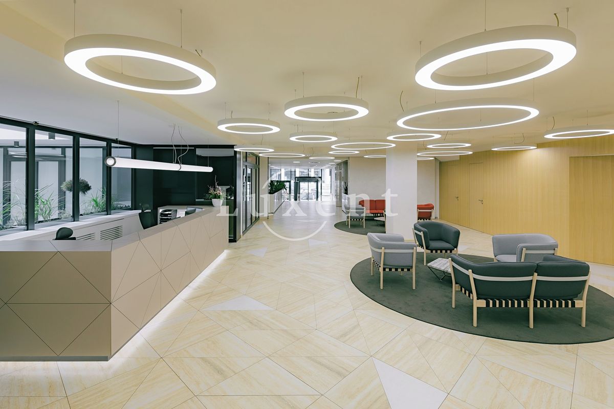 Pronájem kanceláře 635 m²