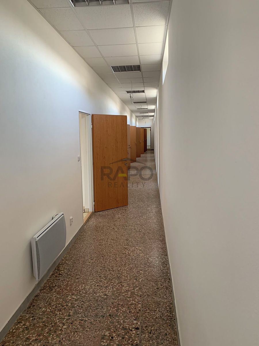 Pronájem obchodního prostoru 11 m² – fotografie 4