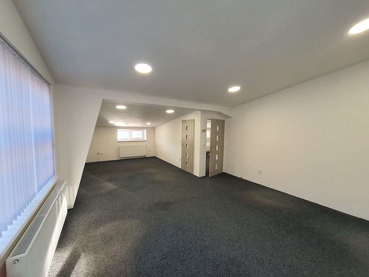 Pronájem kanceláře 39 m² – fotografie 2