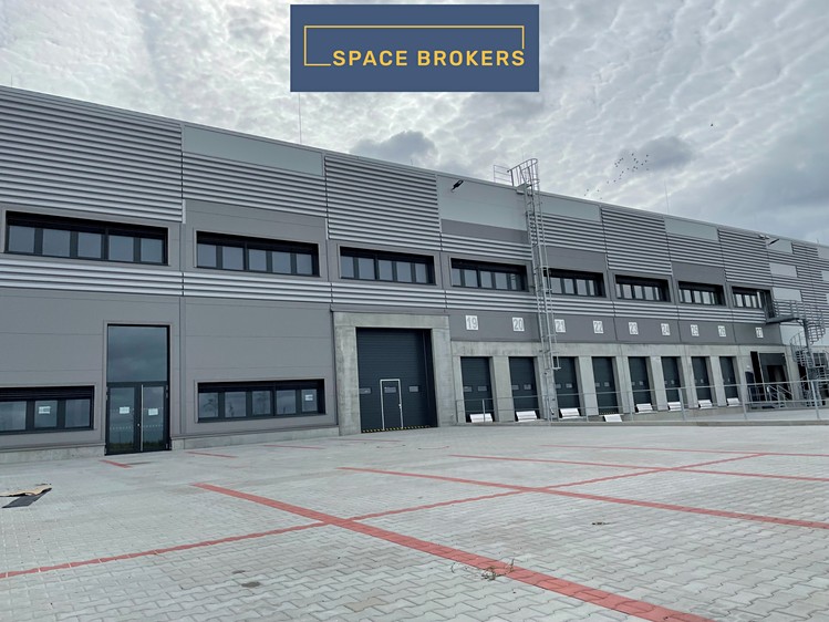Pronájem komerčního prostoru, 5 262 m² (2 z 17)