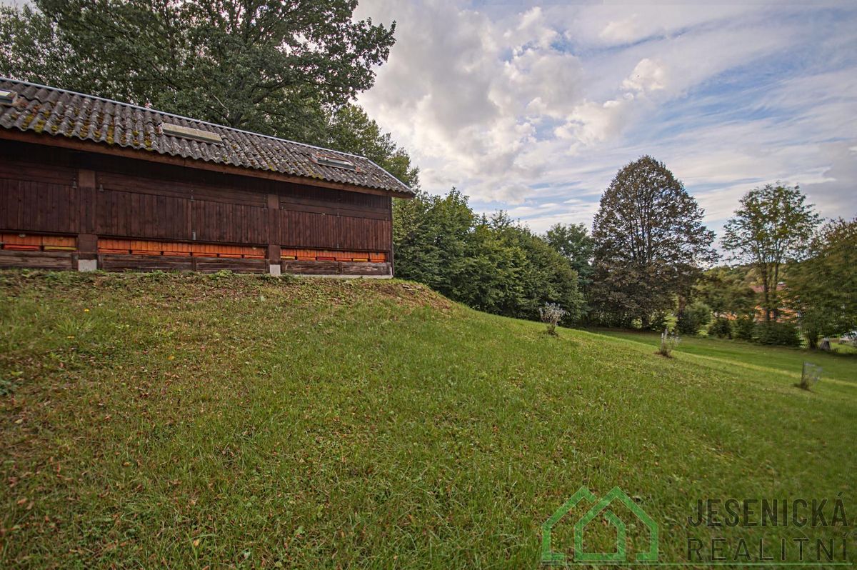 Prodej stavebního pozemku 2119 m² – fotografie 3
