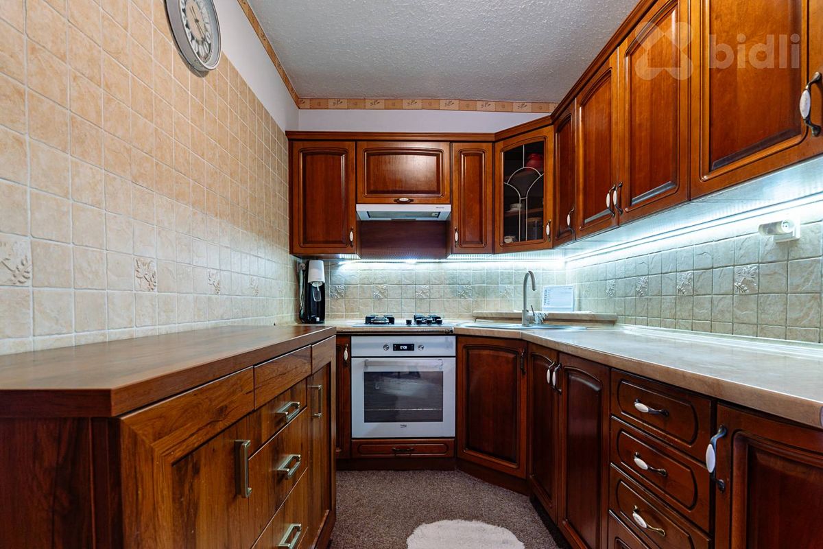 Prodej rodinného domu 230 m², pozemek 906 m² – fotografie 4
