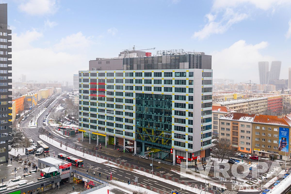 Pronájem kanceláře 733 m², Praha – fotka 1 z 3