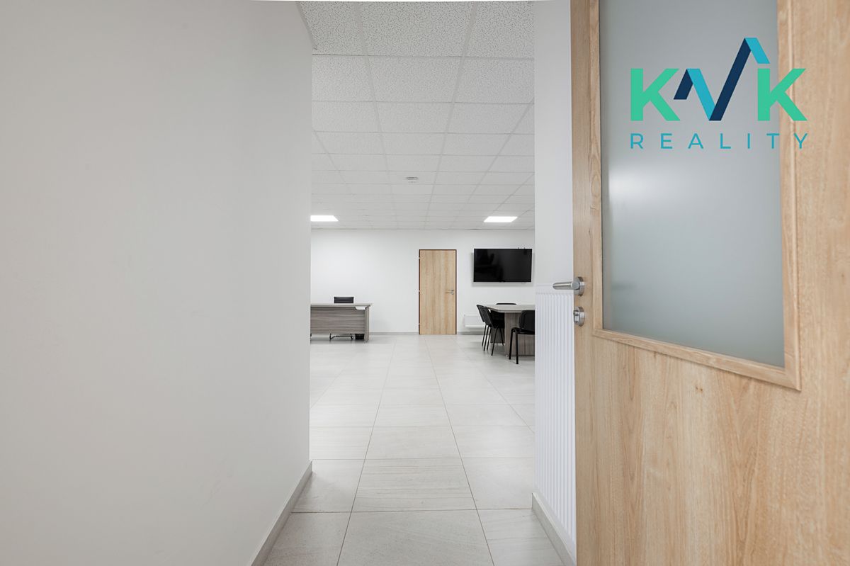 Prodej kanceláře 92 m² – fotografie 2