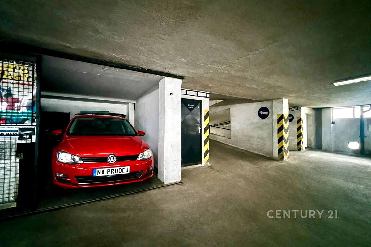 Prodej garážového stání 13 m²