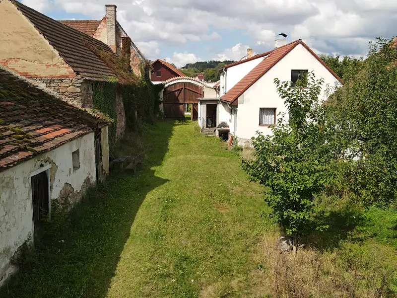 Prodej zemědělské usedlosti 963 m², pozemek 8974 m², Drhovle – náhled fotky 3