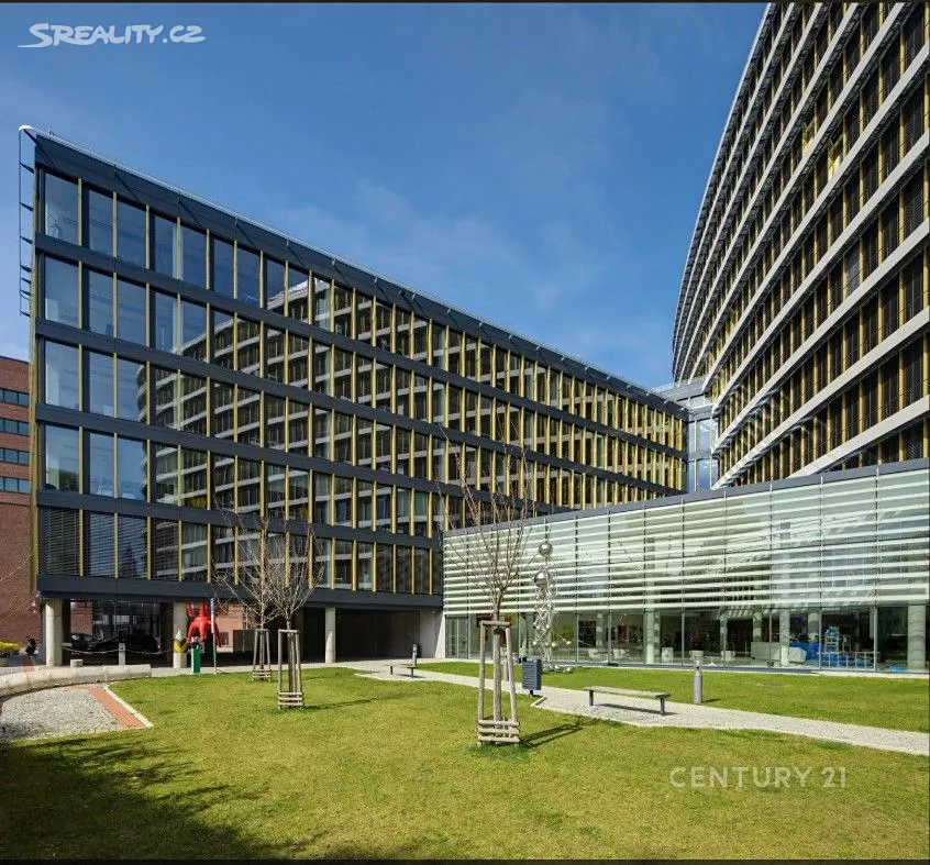 Pronájem kanceláře 535 m², Praha