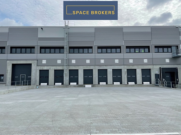 Pronájem komerčního prostoru, 5 262 m² (1 z 17)