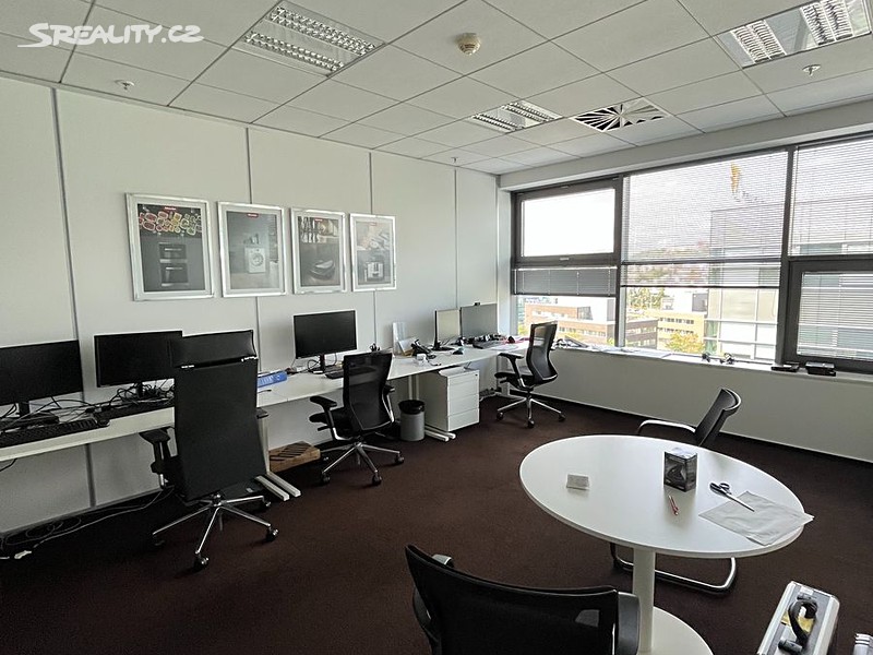 Pronájem kanceláře 936 m² – pohled 3