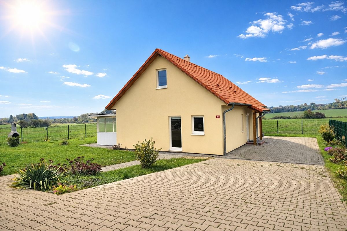 Prodej rodinného domu 75 m², pozemek 886 m² – fotografie 2