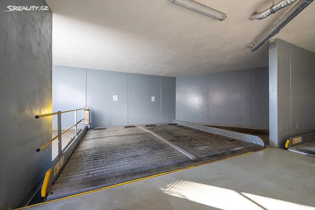 Prodej garáže 13 m², Praha