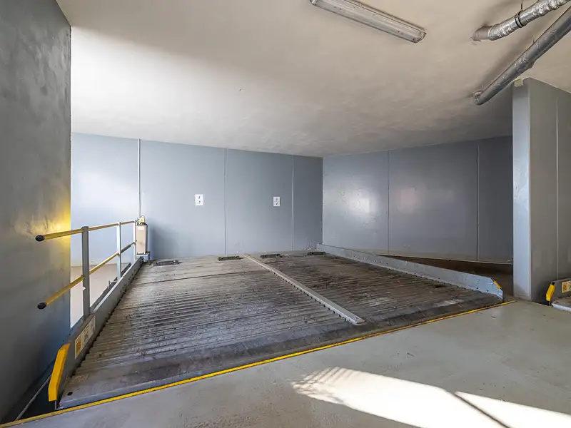 Prodej garáže 13 m², Praha – náhled fotky 1