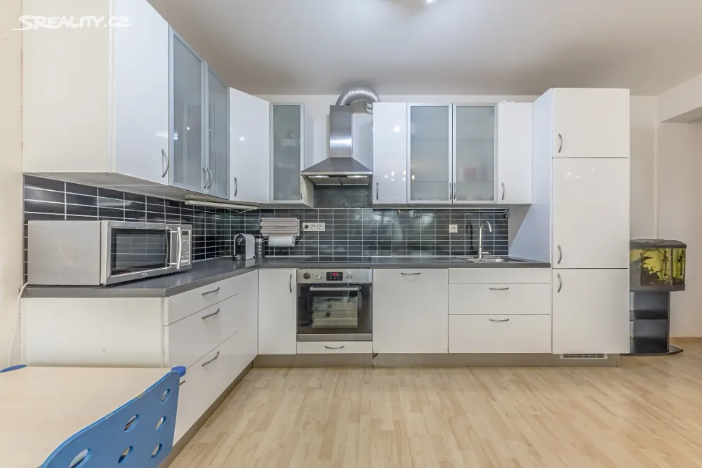 Prodej bytu 3+kk 70 m² – pohled 2
