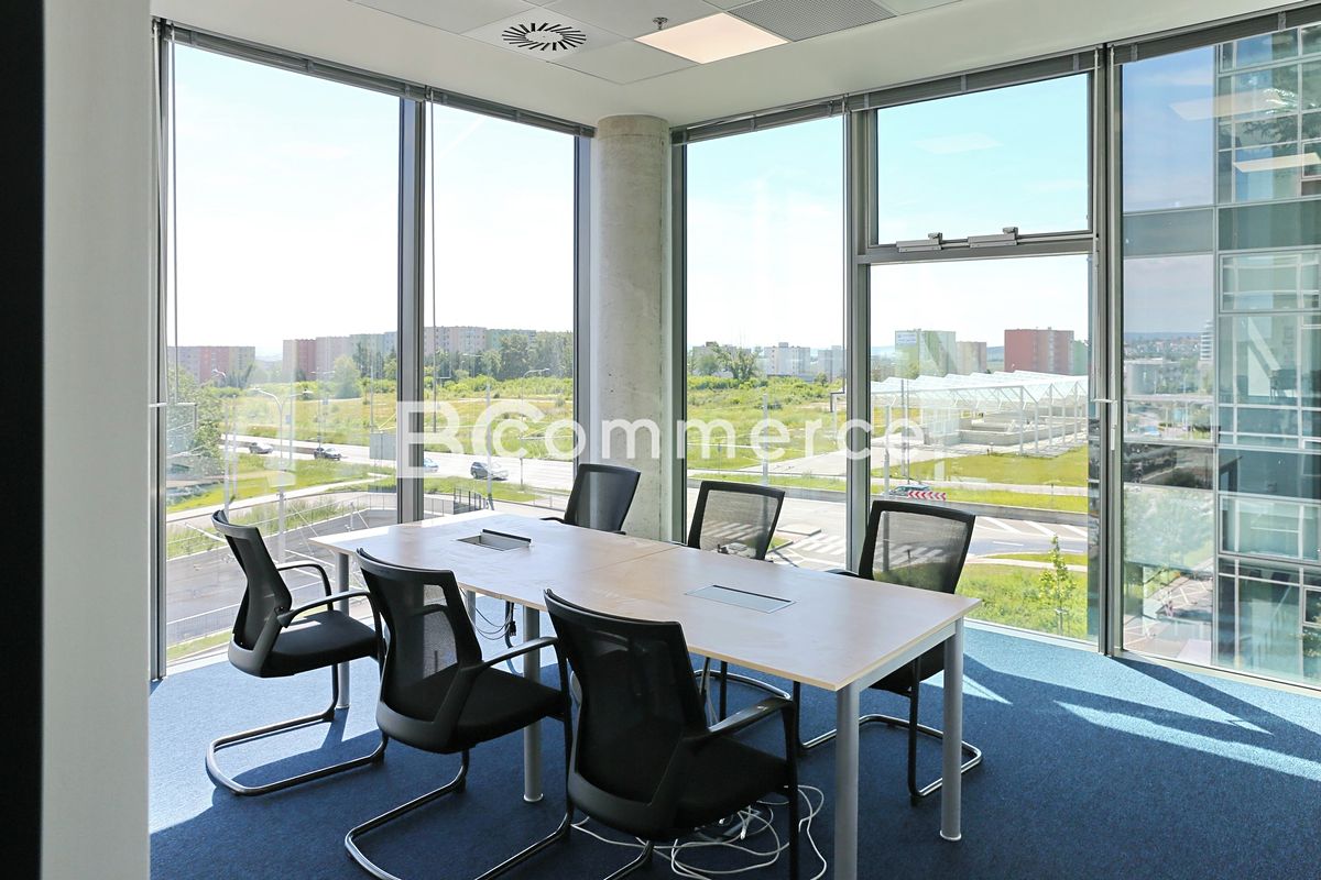 Pronájem kanceláře 349 m², Brno – fotka 1 z 3