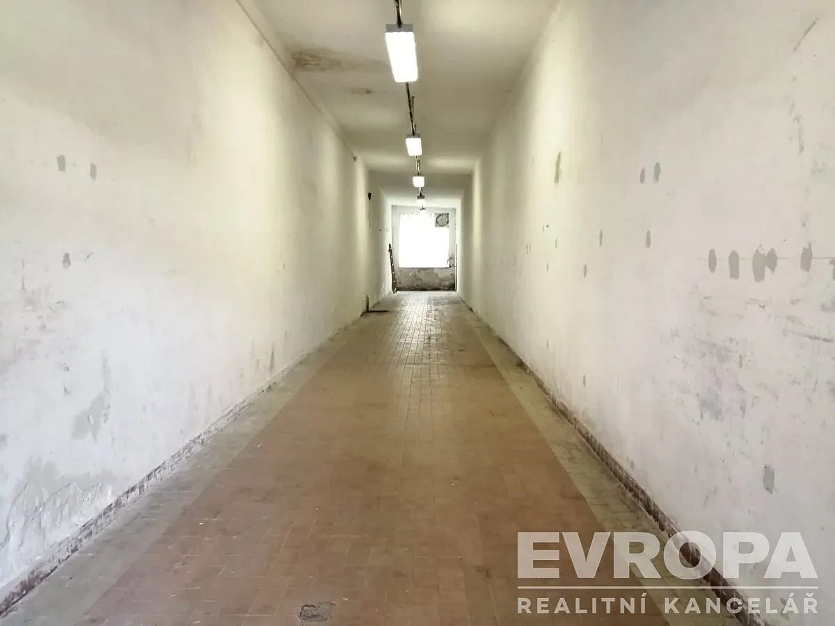 Pronájem skladového prostoru 120 m²