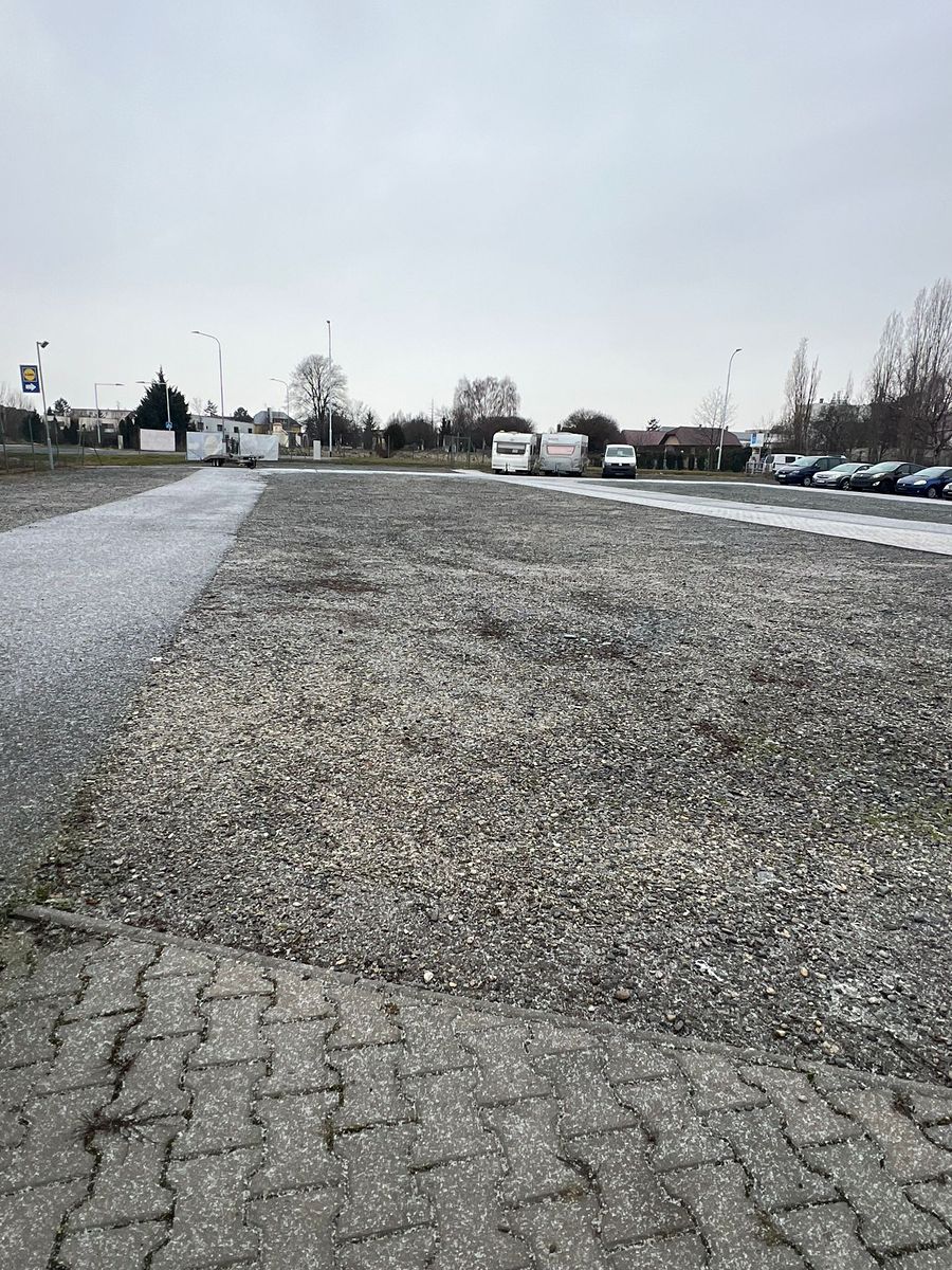 Pronájem komerčního pozemku 2100 m² – fotografie 5