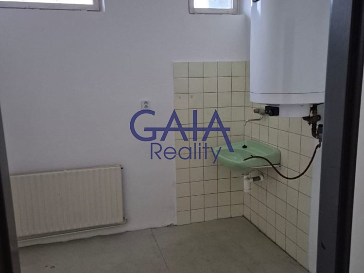 Prodej komerčního prostoru, 307 m² (7 z 22)