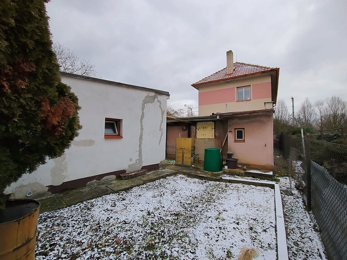Prodej rodinného domu 207 m², pozemek 746 m² – fotografie 4