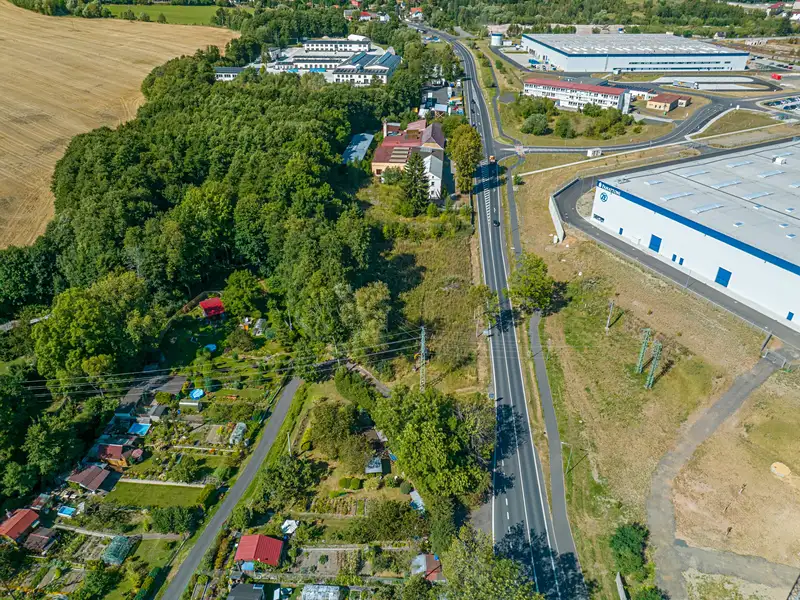 Prodej komerčního pozemku 3125 m², Ostrov – náhled fotky 2
