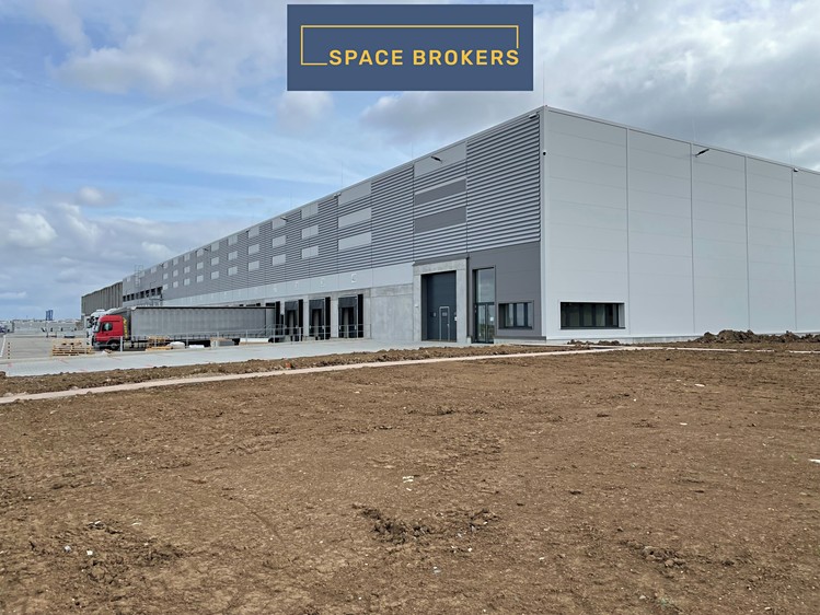 Pronájem komerčního prostoru, 5 262 m² (8 z 17)