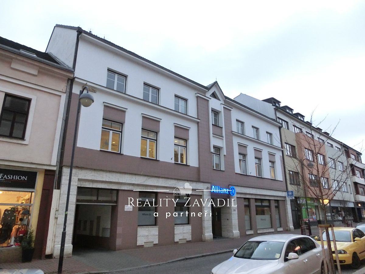 Pronájem garážového stání 12 m² – fotografie 3