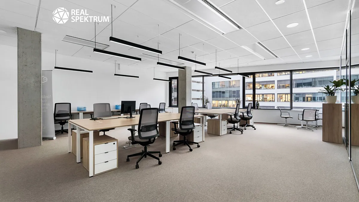 Pronájem kanceláře 520 m²