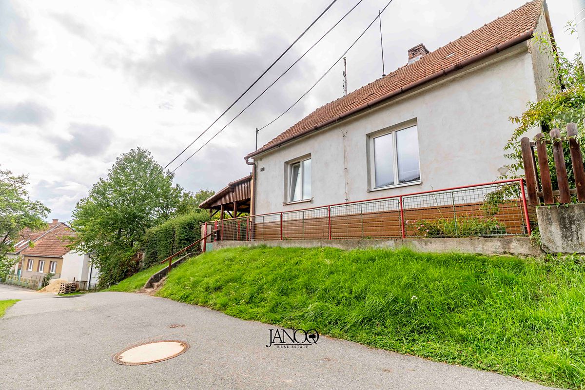 Prodej rodinného domu 100 m², pozemek 774 m²