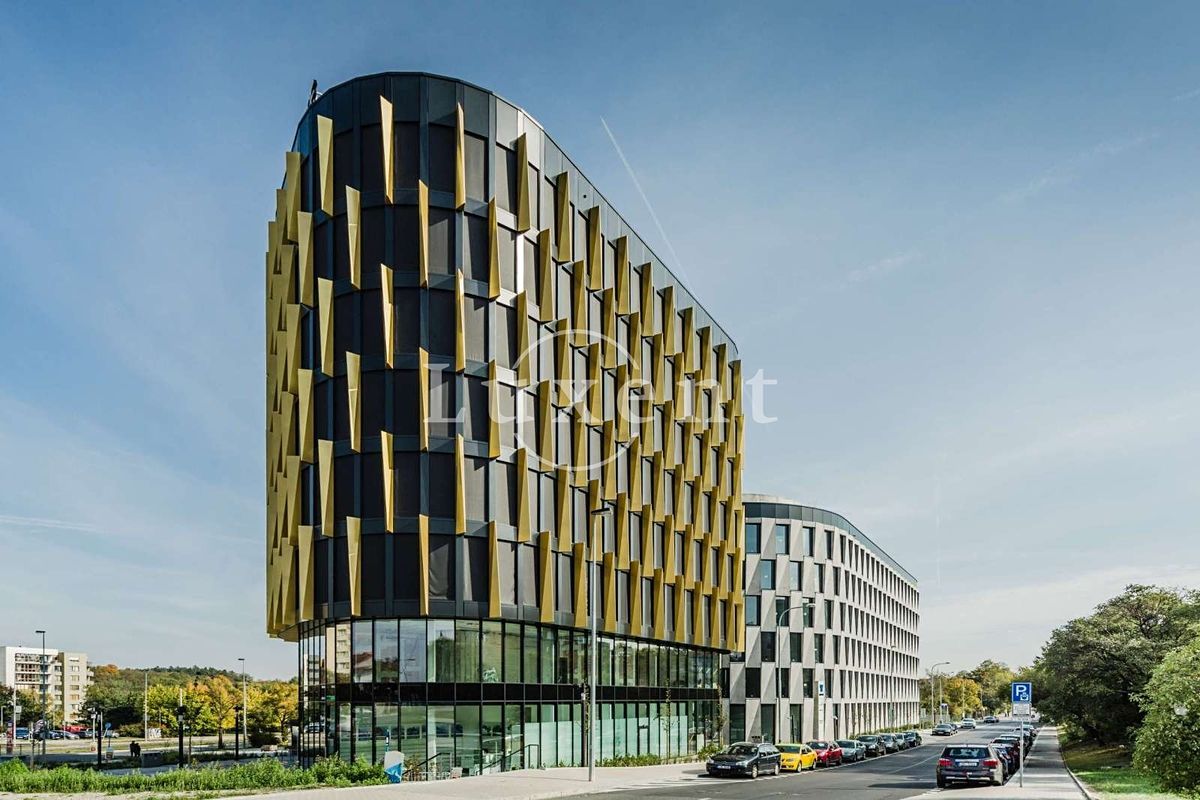 Pronájem kanceláře 188 m²