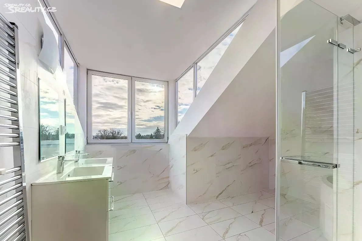 Prodej bytu 4+kk 129 m², Roztoky