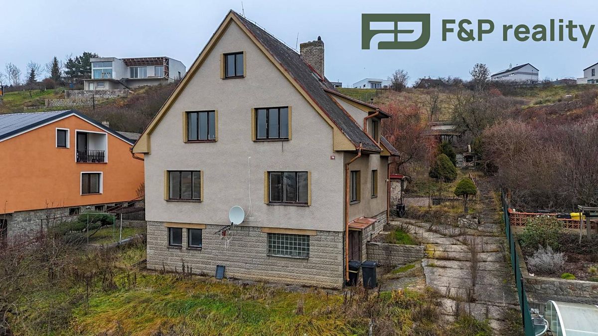 Prodej rodinného domu 228 m², pozemek 678 m²
