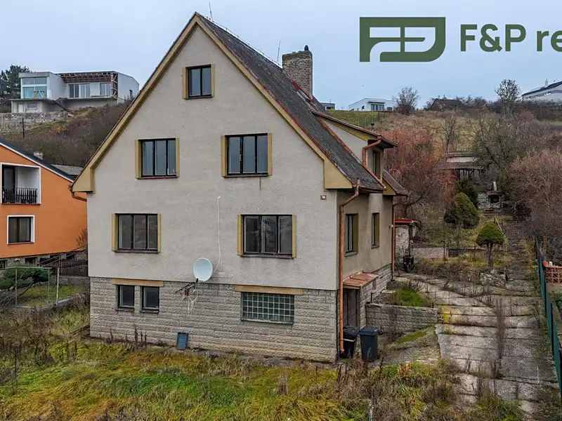 Prodej rodinného domu 228 m², pozemek 678 m², Beroun – náhled fotky 1