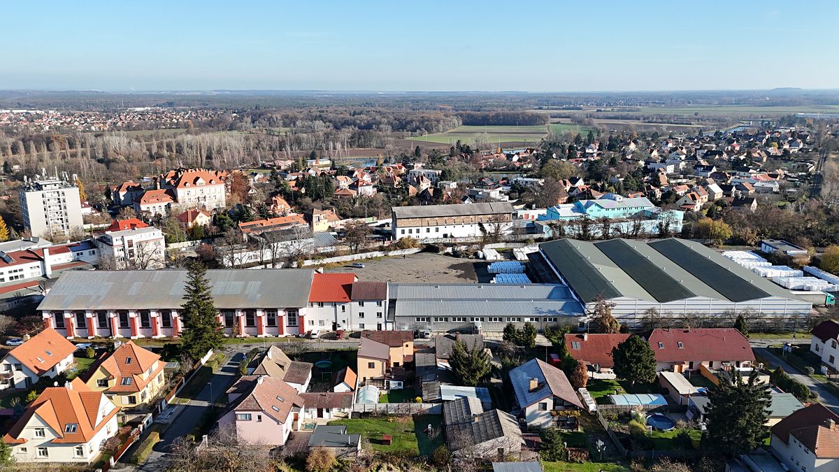 Pronájem skladového prostoru 7928 m² – fotografie 3