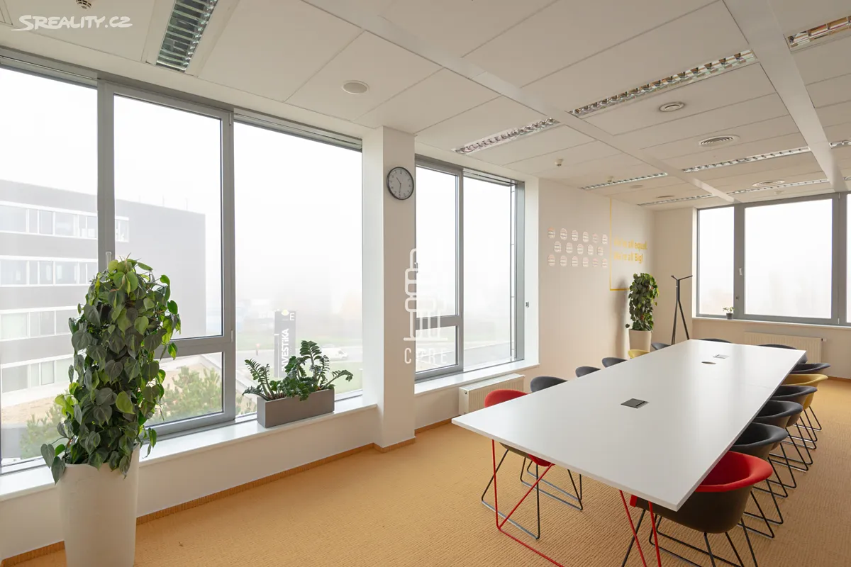 Pronájem kanceláře 1261 m² – pohled 4
