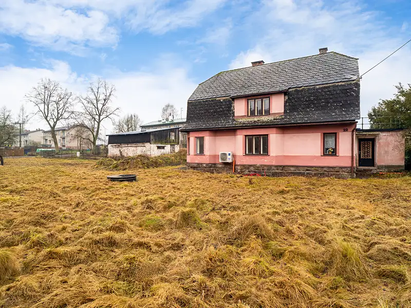 Prodej rodinného domu 280 m², pozemek 1390 m², Vlčice – náhled fotky 3