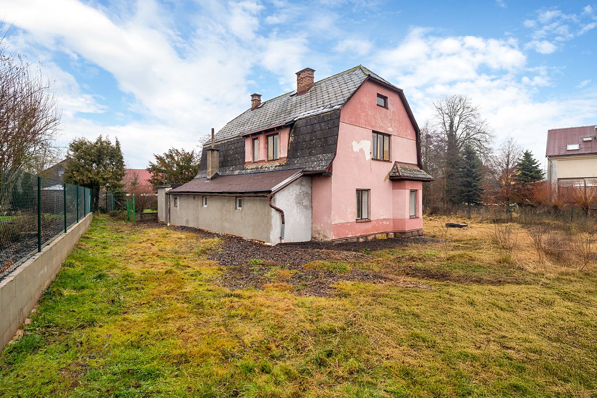 Prodej rodinného domu 280 m², pozemek 1390 m² – fotografie 5